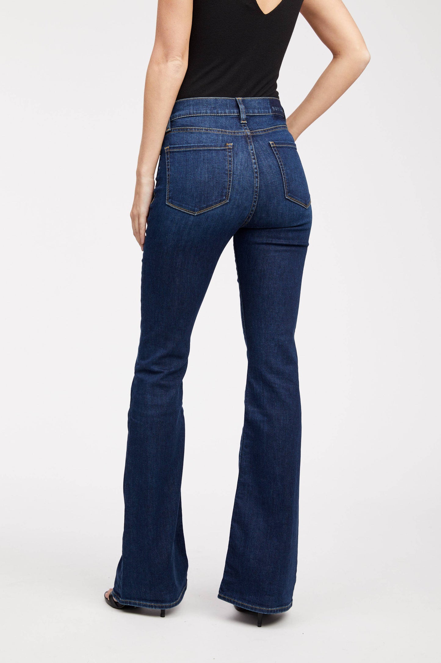 Elle Flare - Astoria