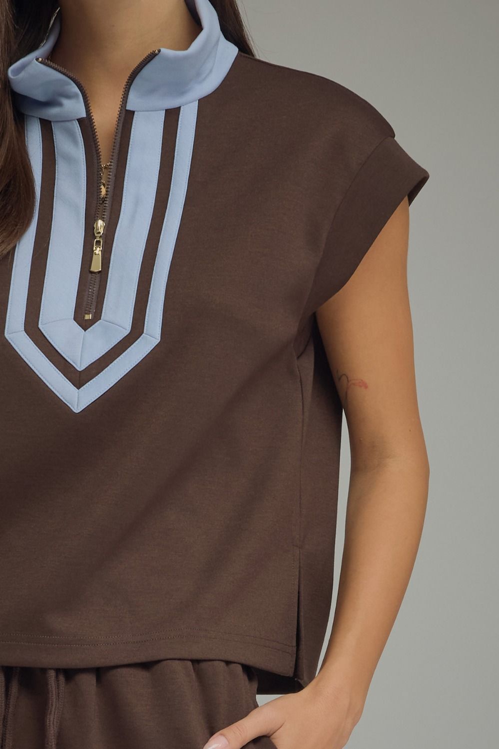 Brown Cap Sleeve top w/Contrast